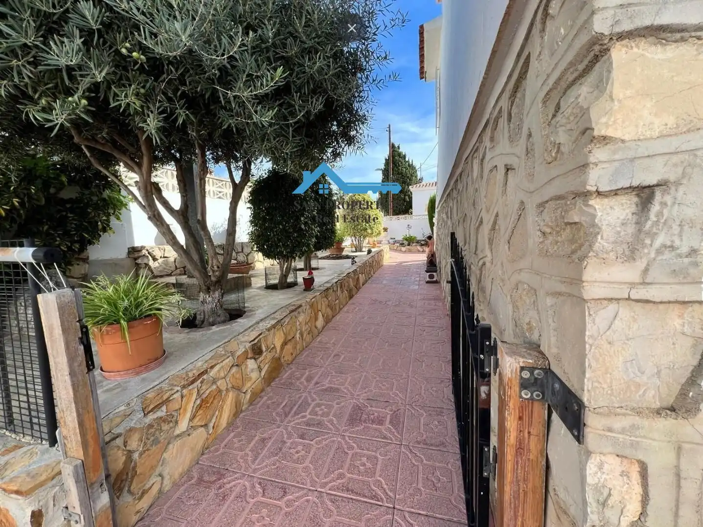 Vista exterior de Casa o chalet en venta en La Nucia con Aire acondicionado, Calefacción y Jardín privado
