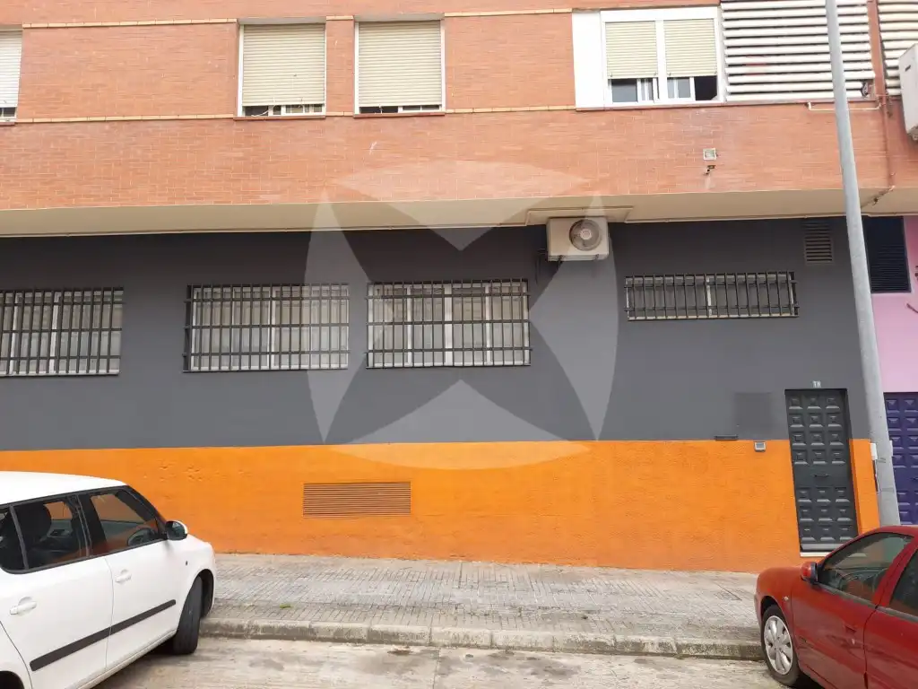 Vista exterior de Local de lloguer en Santa Marina