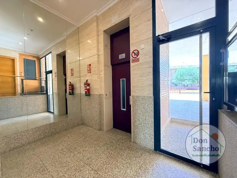 Piso con ascensor en venta en Centro, imagen 3