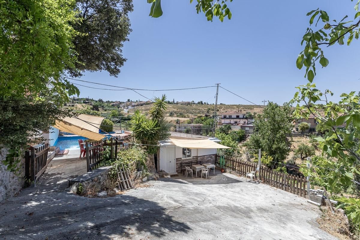 Vista exterior de Finca rústica en venda en Monachil amb Aire condicionat, Calefacció i Jardí privat