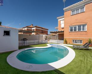 Swimming pool of Single-family semi-detached for sale in Albolote  with Air Conditioner, Heating and Private garden