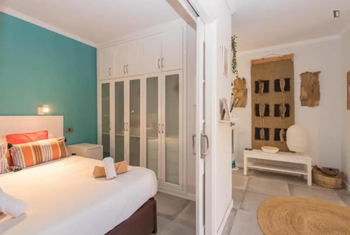 Dormitori de Apartament de lloguer en Las Palmas de Gran Canaria amb Moblat, Rentadora i Microones