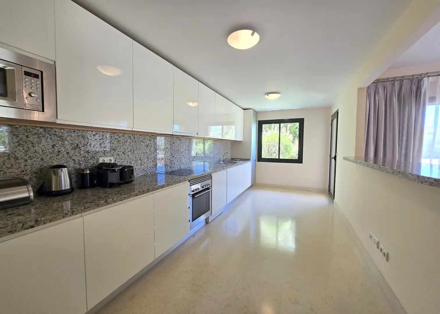 Kitchen of Flat for sale in Benahavís  with Air Conditioner, Furnished and TV