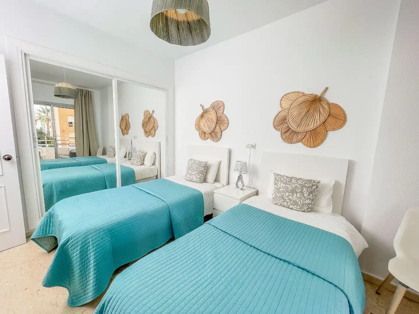 Habitación de Piso en venta en Fuengirola con Aire acondicionado
