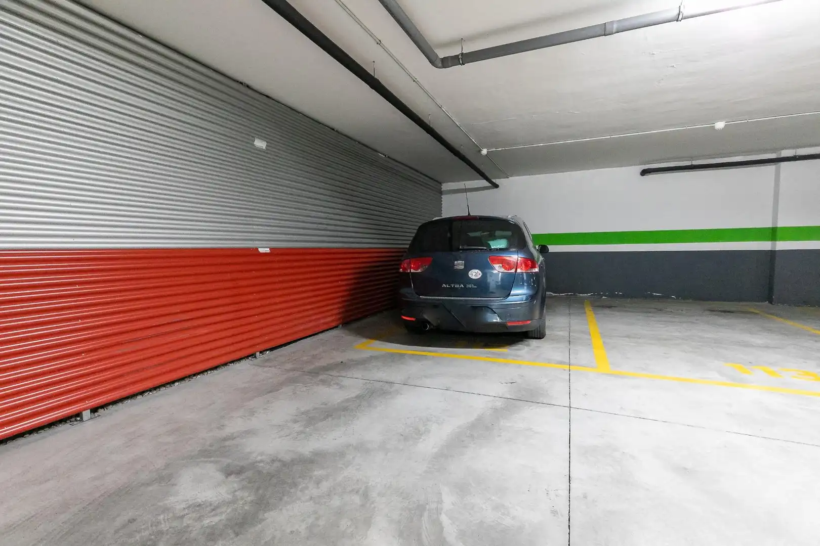 Parking de Piso en venta en Alcalá de Henares con Calefacción y Terraza