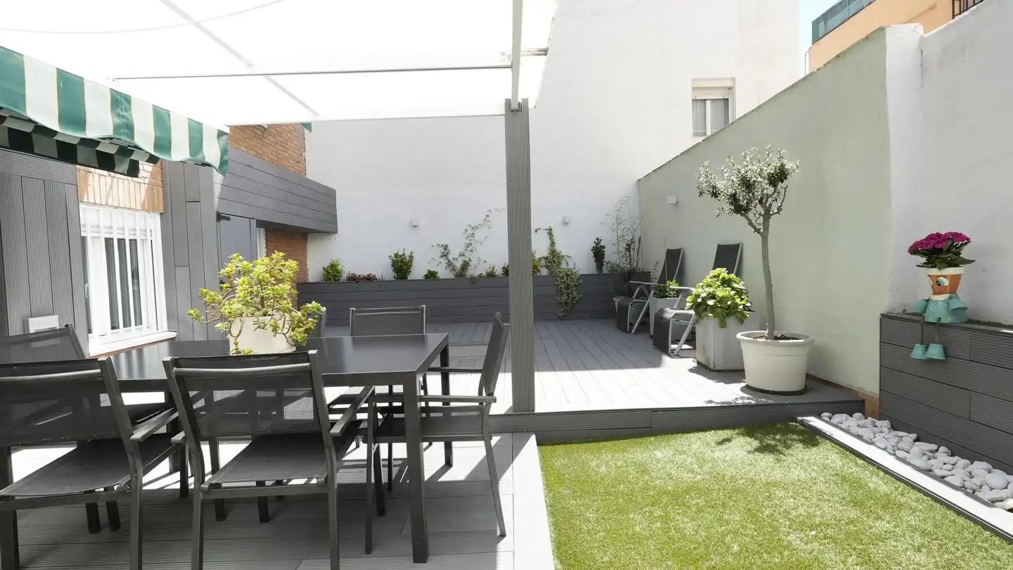 Terrassa de Pis en venda en Madrid amb Aire condicionat, Calefacció i Jardí privat