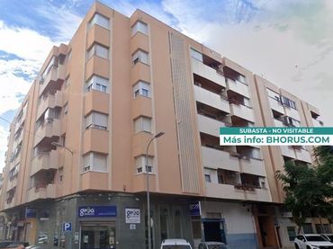 Flat with lift for sale in CERVANTES 40