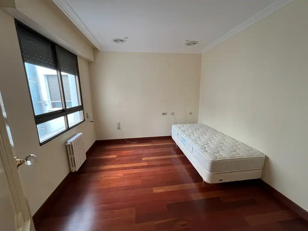 Flat for sale in Albacete  with Air Conditioner, Heating and Parquet flooring