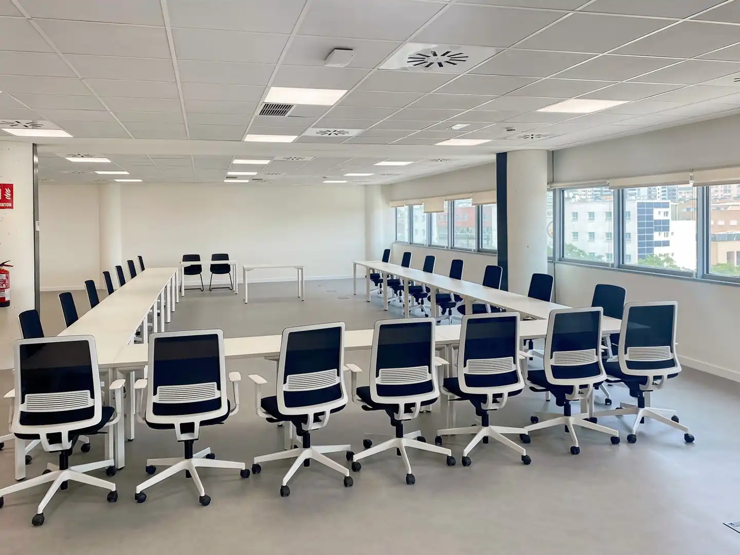 Büro zur Miete in Rivas-Vaciamadrid mit Klimaanlage, Heizung und Möbliert