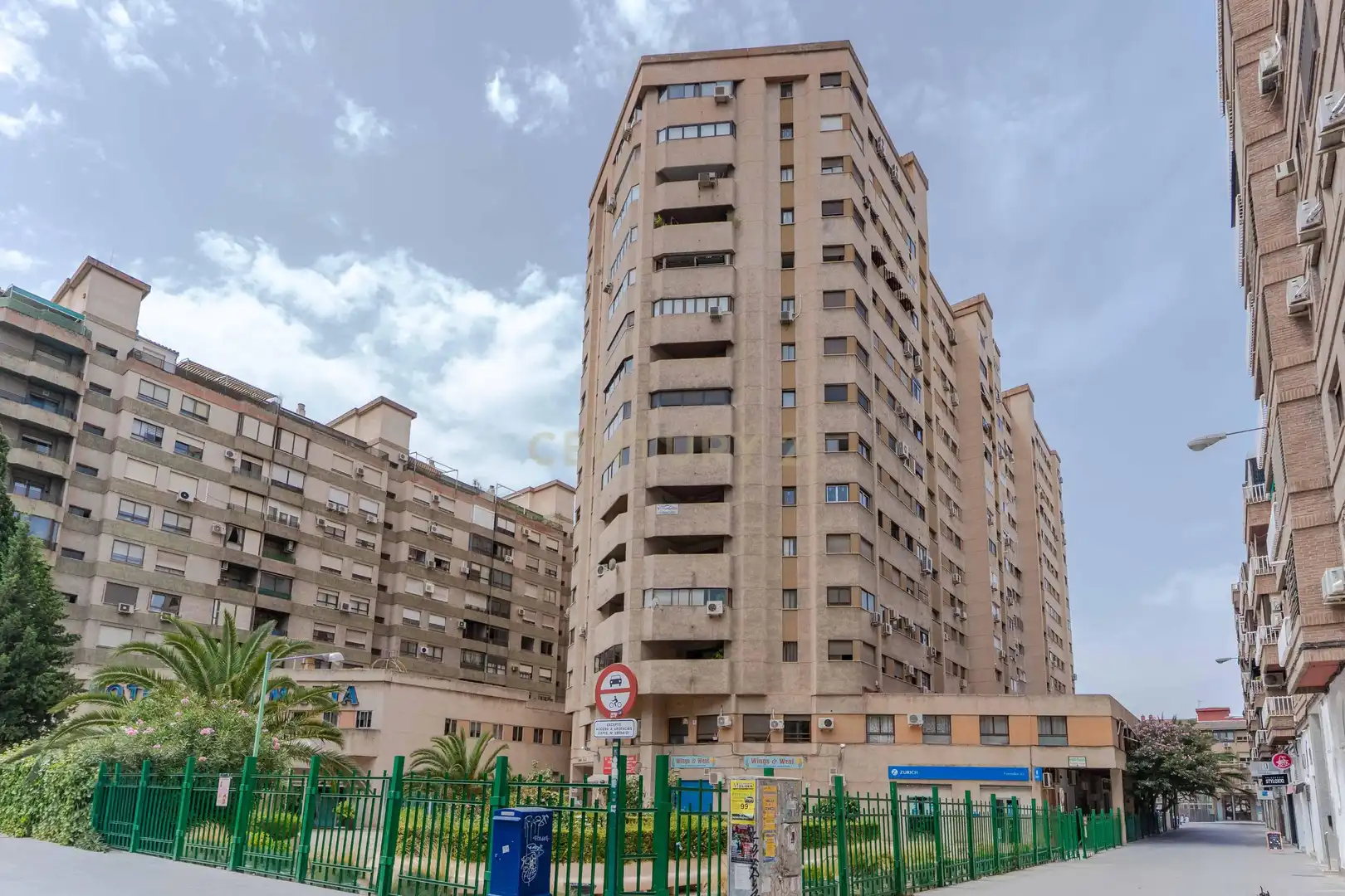 Vista exterior de Pis en venda en Granada