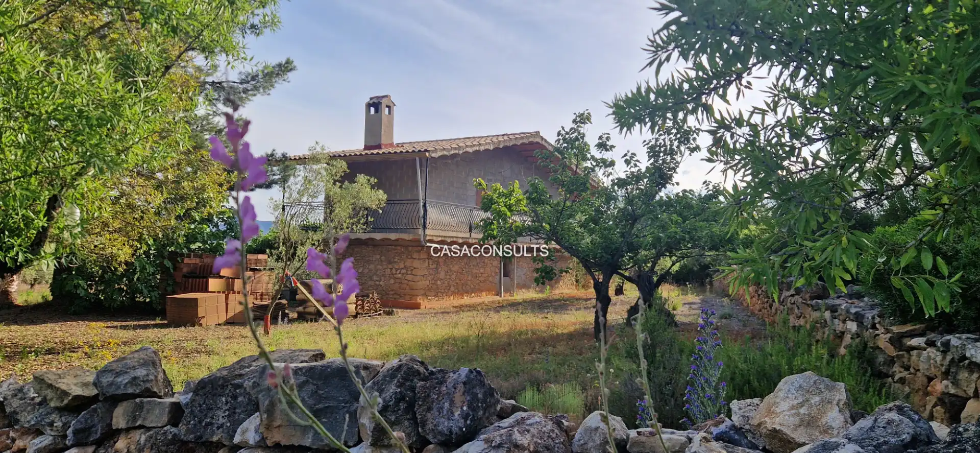 Casa rustica con terrazza in vendita a Vall d'Alba