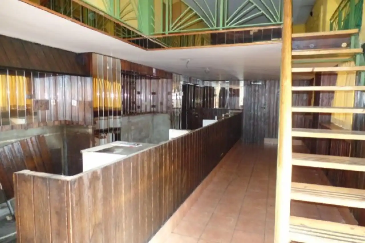 Local comercial en venda a Calle Veinticuatro De Abril 21 24004 Leon, imagen 2
