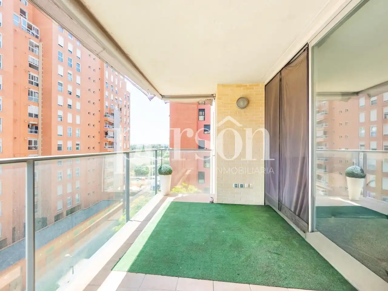 Balcony of Flat for rent in Valencia  with Air Conditioner, Balcony and Community pool