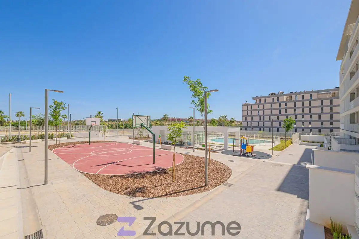 Schwimmbecken von Wohnung zur Miete in Dos Hermanas mit Klimaanlage, Heizung und Privatgarten