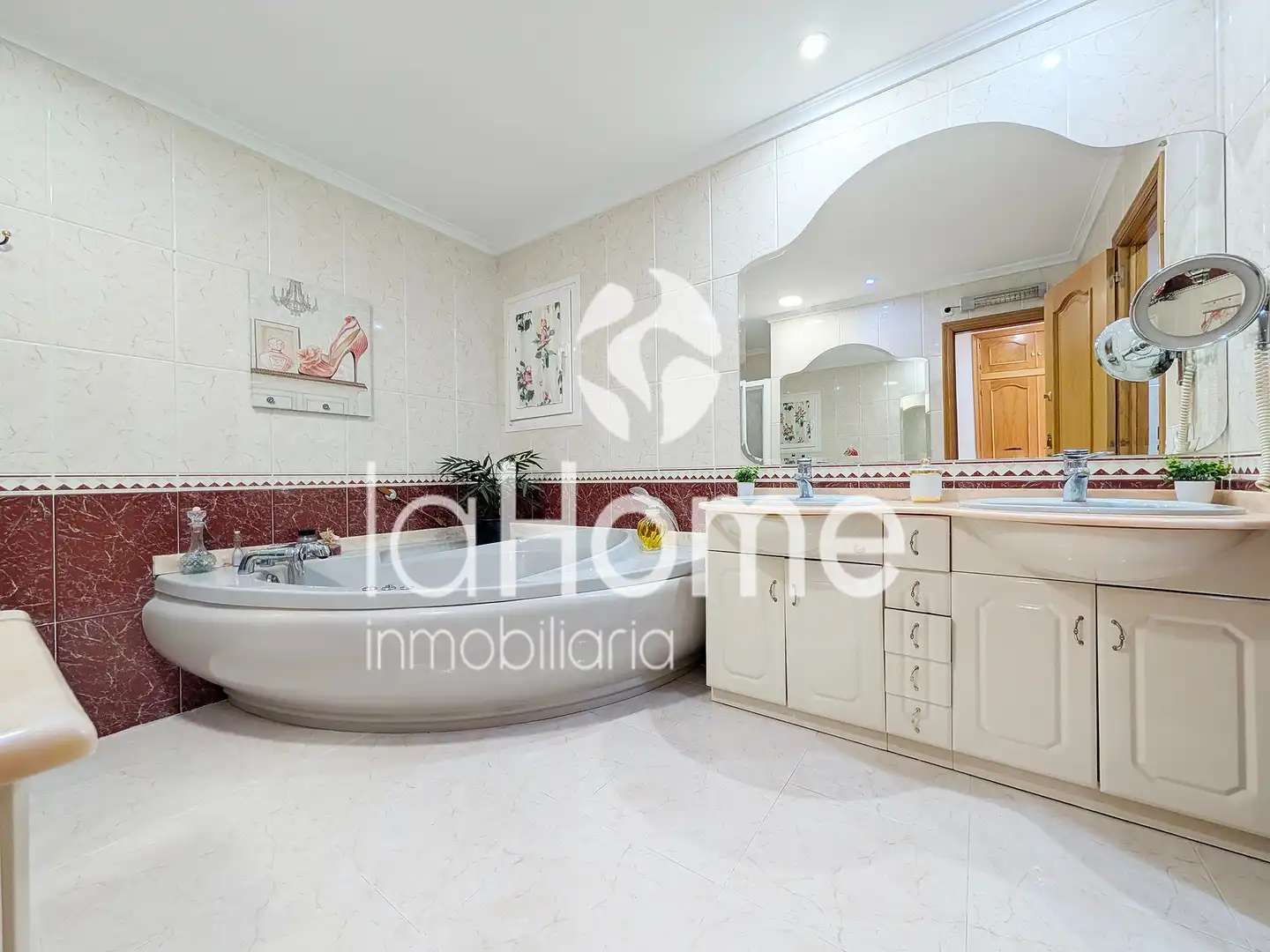 Baño de Casa o chalet en venta en L'Eliana con Aire acondicionado, Calefacción y Jardín privado