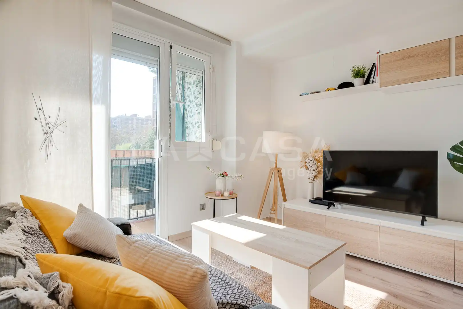 Living room of Flat for sale in  Barcelona Capital  with Heating and Balcony