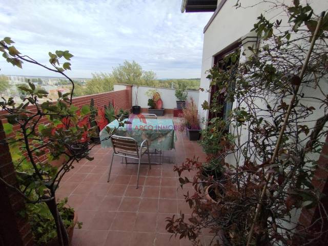 Ático en Venta en Gonzalo Nicolás en Barriada Militar 2 de Mayo - Capiscol