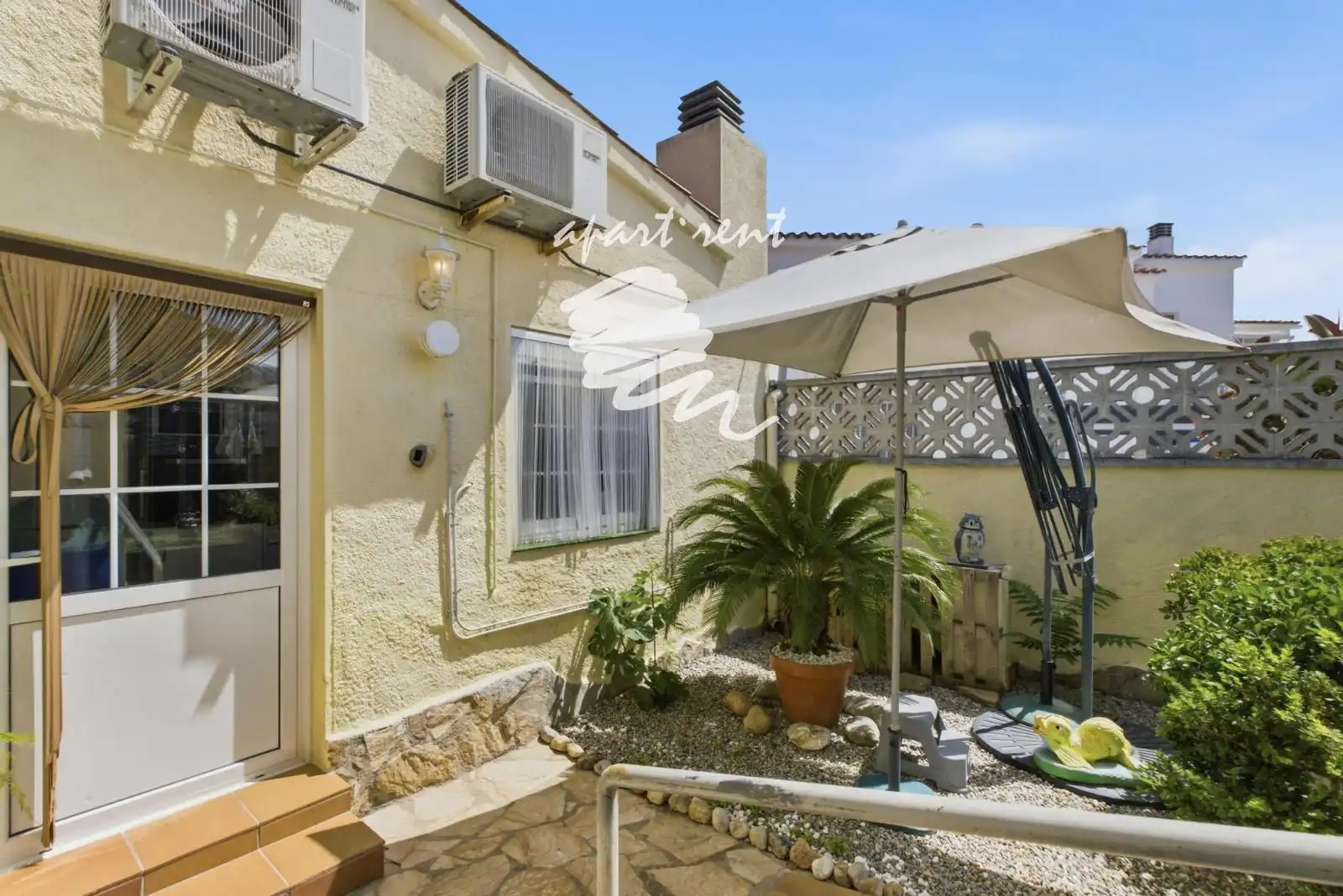 Vista exterior de Casa o chalet en venta en Empuriabrava con Aire acondicionado, Calefacción y Terraza
