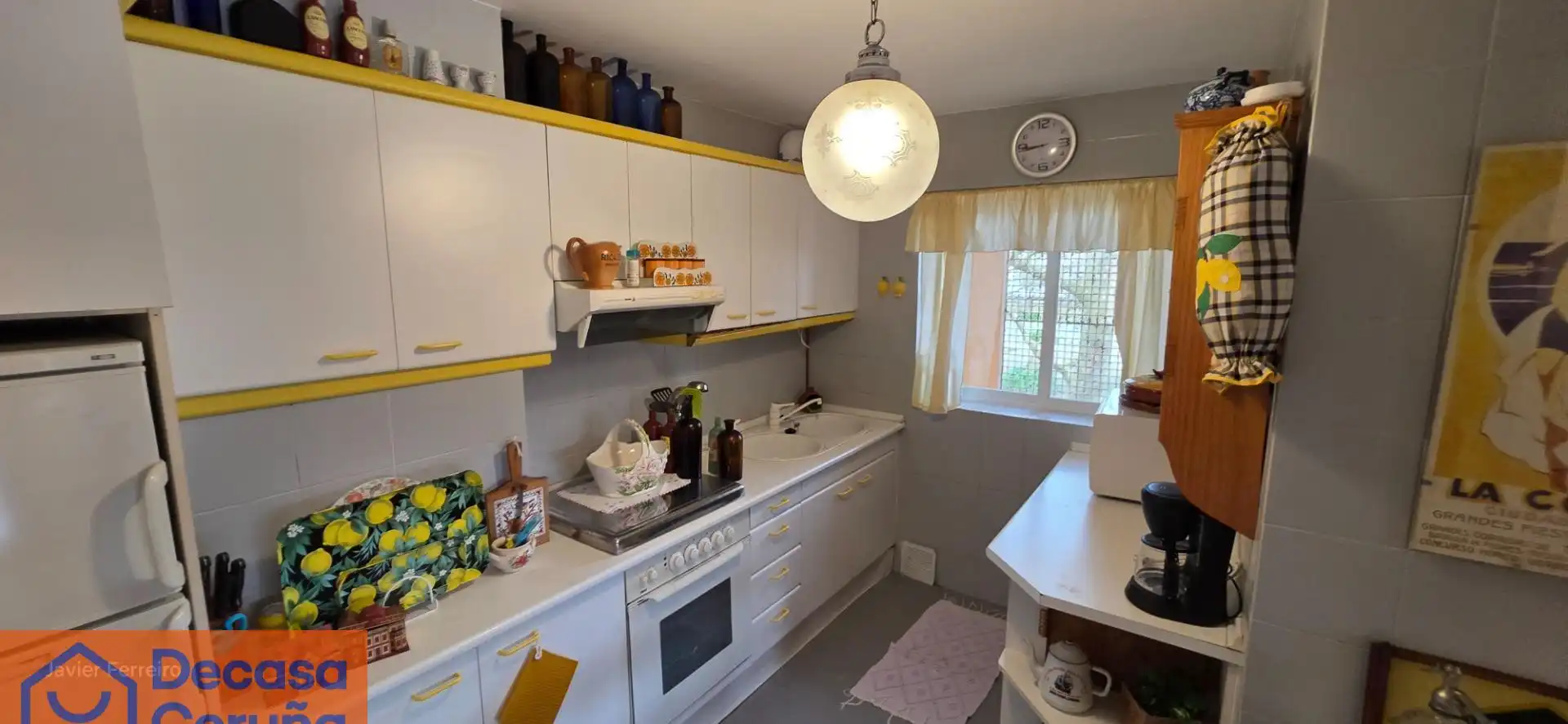 Cocina de Piso en venta en Oleiros con Calefacción, Terraza y Trastero