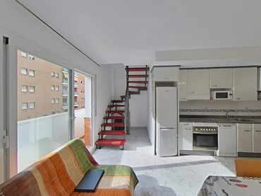 Maisonette mit Balkon zum Verkauf in Fenals