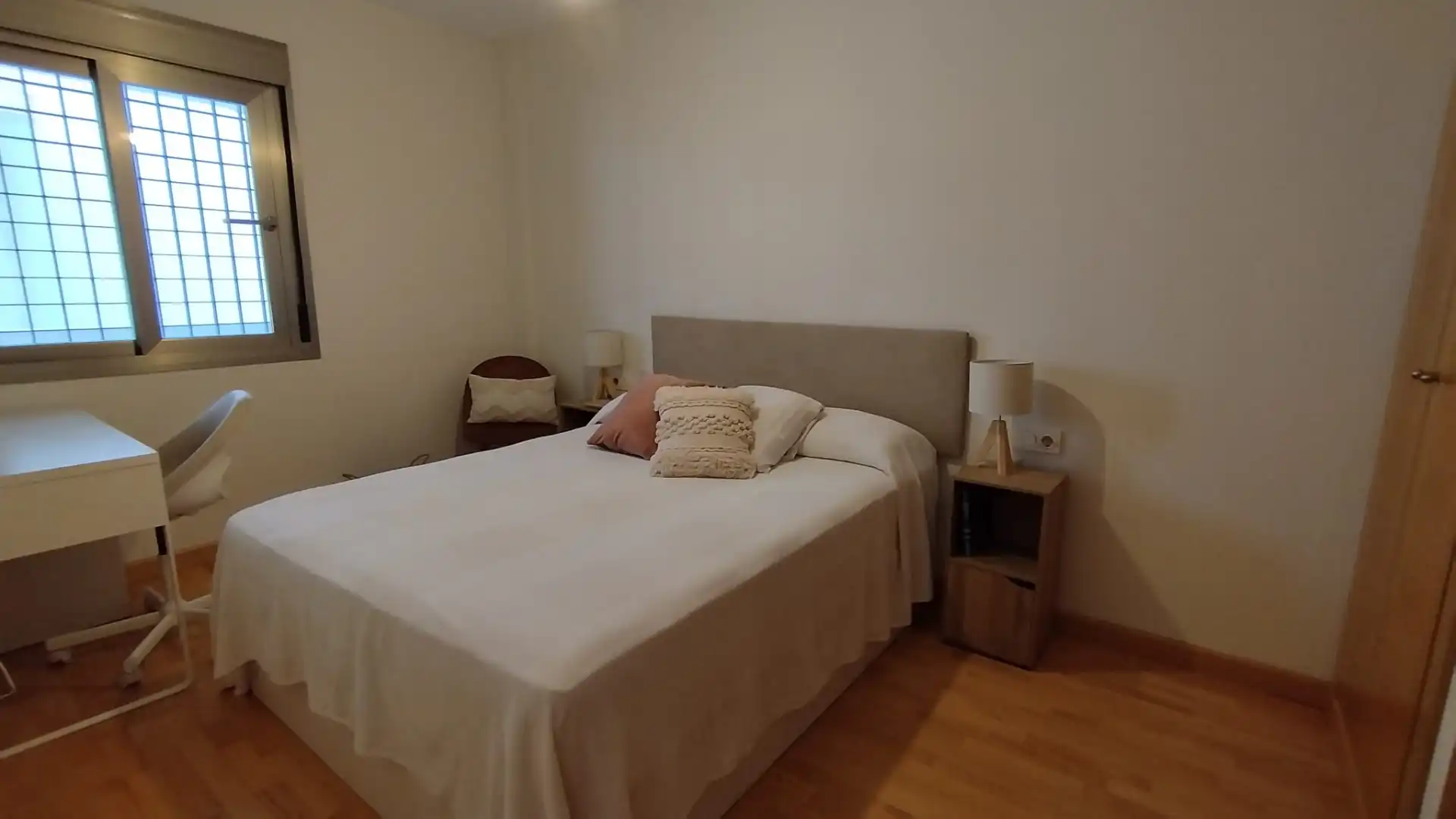 Bedroom of Flat for rent in Málaga  with Air Conditioner, Parquet flooring and Furnished