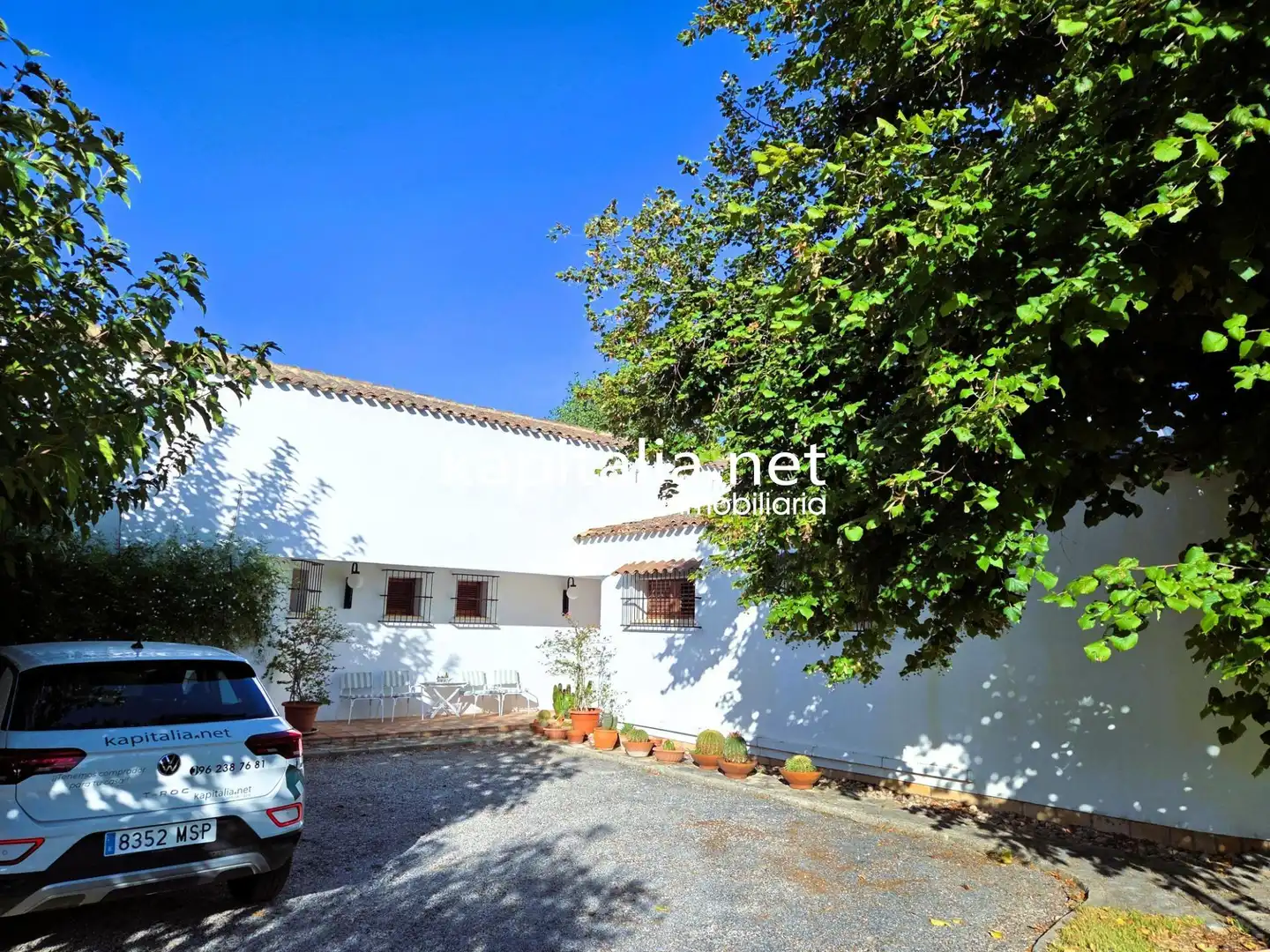 Vista exterior de Casa o xalet en venda en Ontinyent amb Jardí privat, Traster i Piscina comunitària