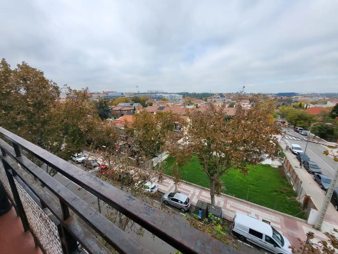 Außenansicht von Wohnung zum Verkauf in Madrid mit Heizung, Terrasse und Balkon