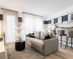 Sala d'estar de Apartament de lloguer en  Madrid Capital amb Aire condicionat