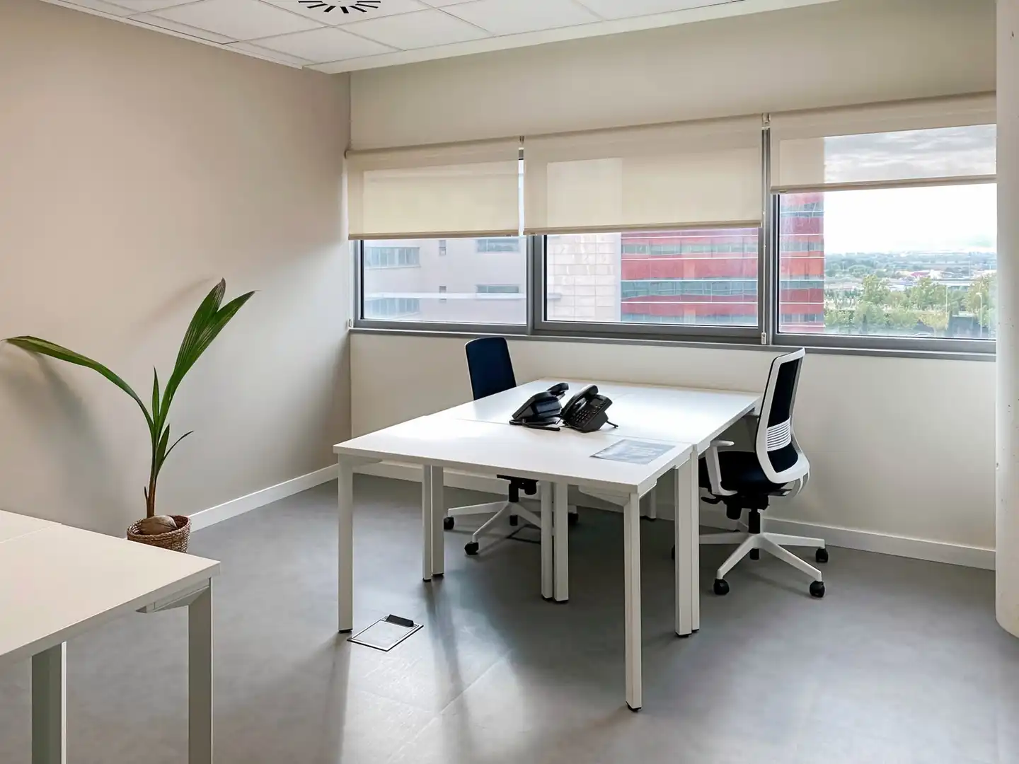 Büro zur Miete in Rivas-Vaciamadrid mit Klimaanlage, Heizung und Möbliert