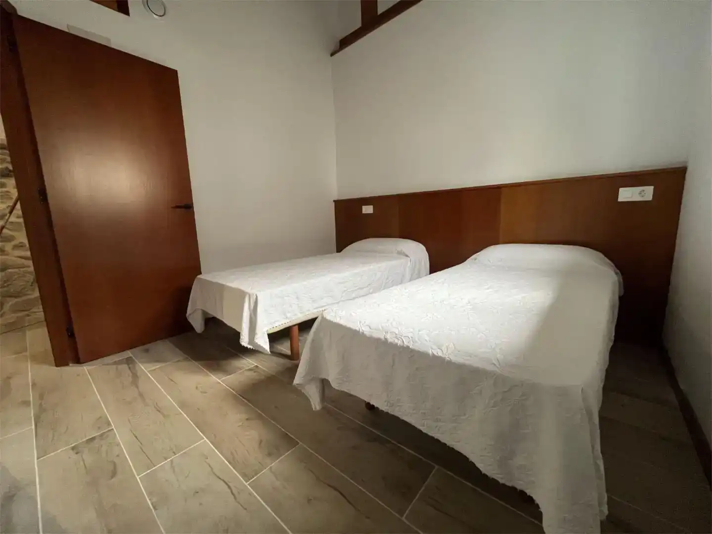 Schlafzimmer von Wohnung zur Miete in Melón mit Abstellraum