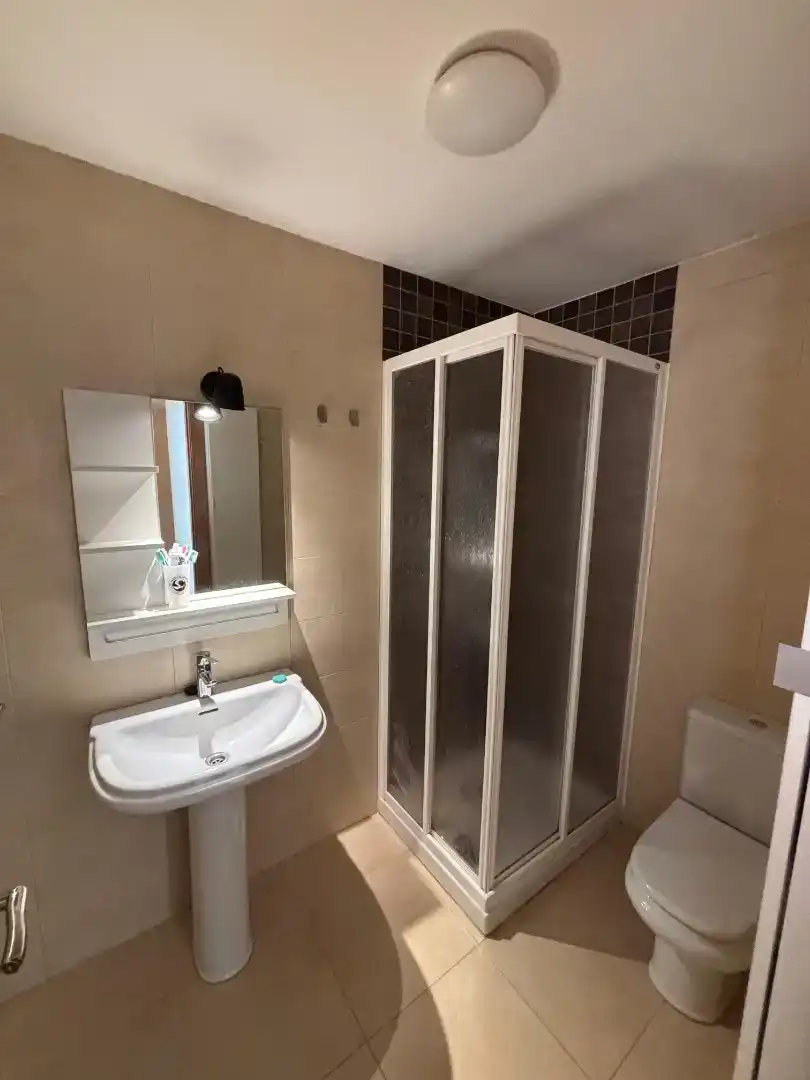 Badezimmer von Wohnung zur Miete in Barreiros, Lugo