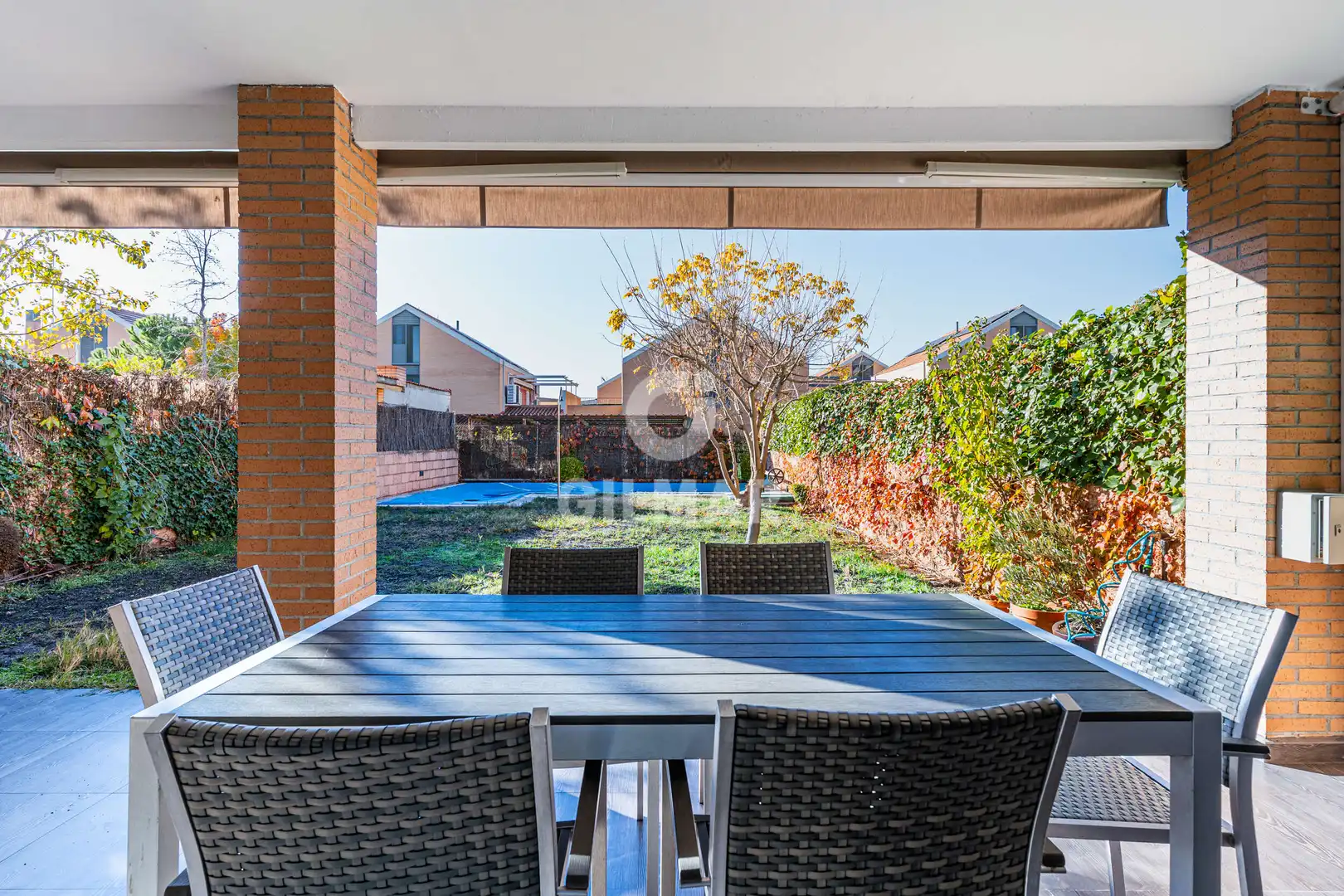 Terrasse von Einfamilien-Reihenhaus zum Verkauf in Leganés mit Heizung, Privatgarten und Schwimmbad
