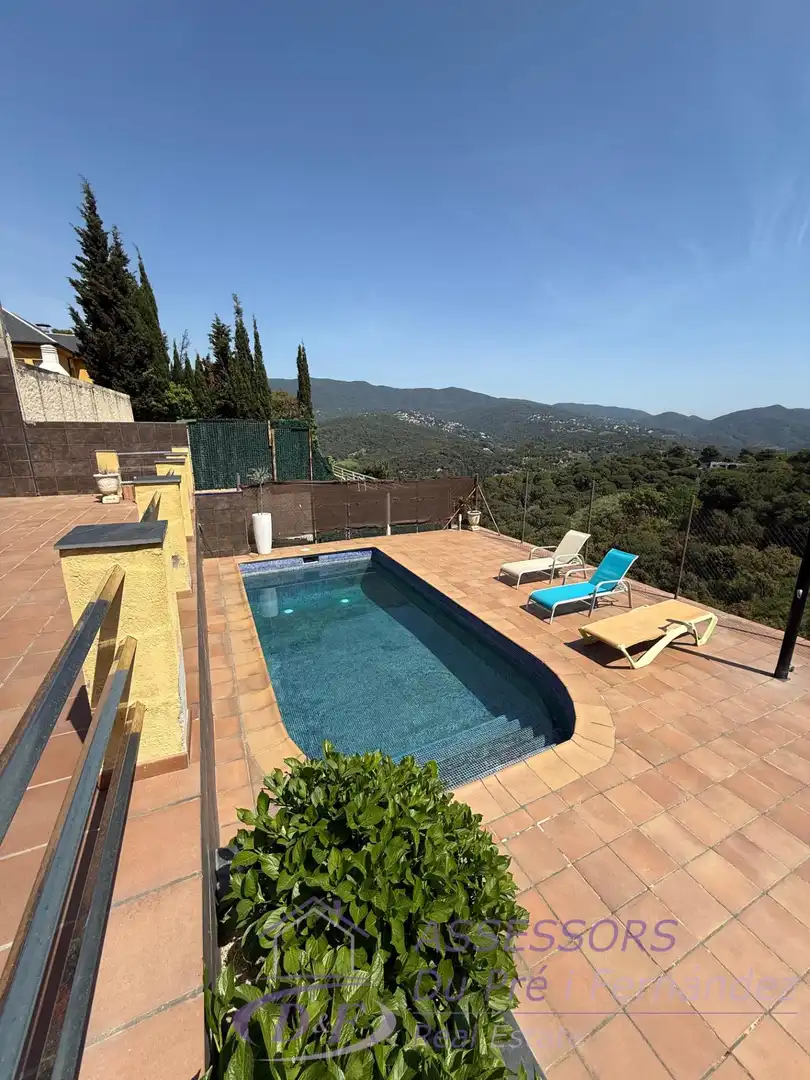Casa aparellada amb terrassa en venda a Sant Cebrià de Vallalta, imagen 33