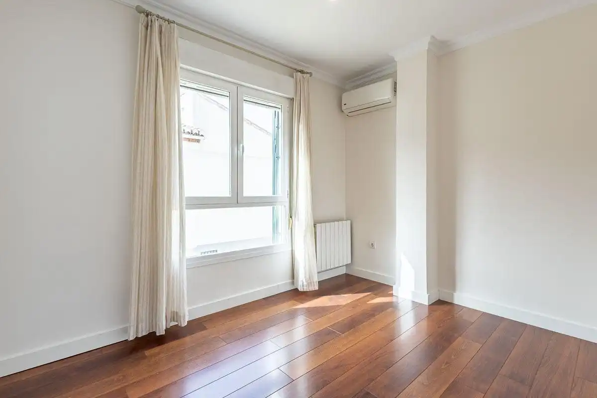 Schlafzimmer von Einfamilien-Reihenhaus zur Miete in Armilla mit Klimaanlage, Heizung und Abstellraum