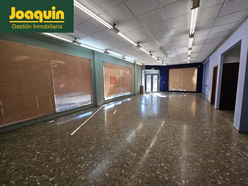 Local comercial de lloguer a Sureste