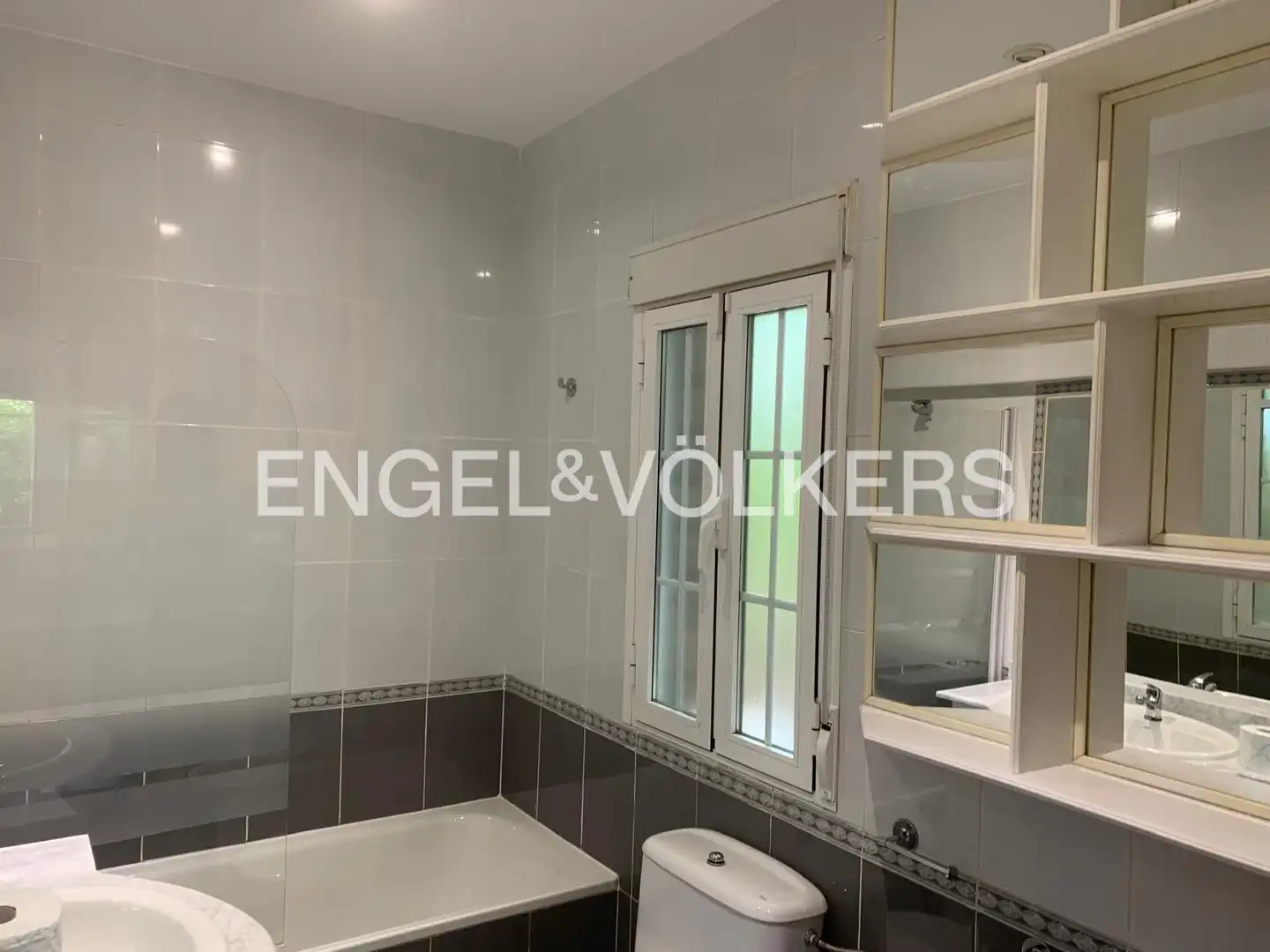 Baño de Casa o chalet de alquiler en Madrid con Calefacción y Se aceptan mascotas