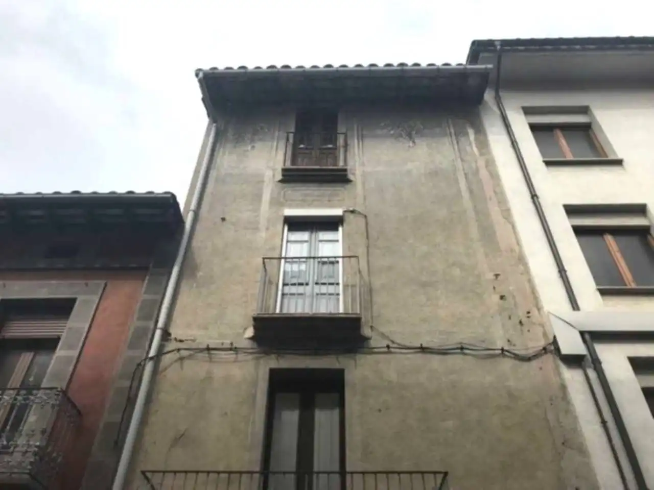 Gemischtgenutztes Gebäude zum Verkauf in Manlleu