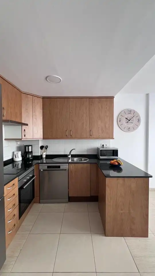 Küche von Wohnung zum Verkauf in Torreblanca mit Klimaanlage, Terrasse und Möbliert