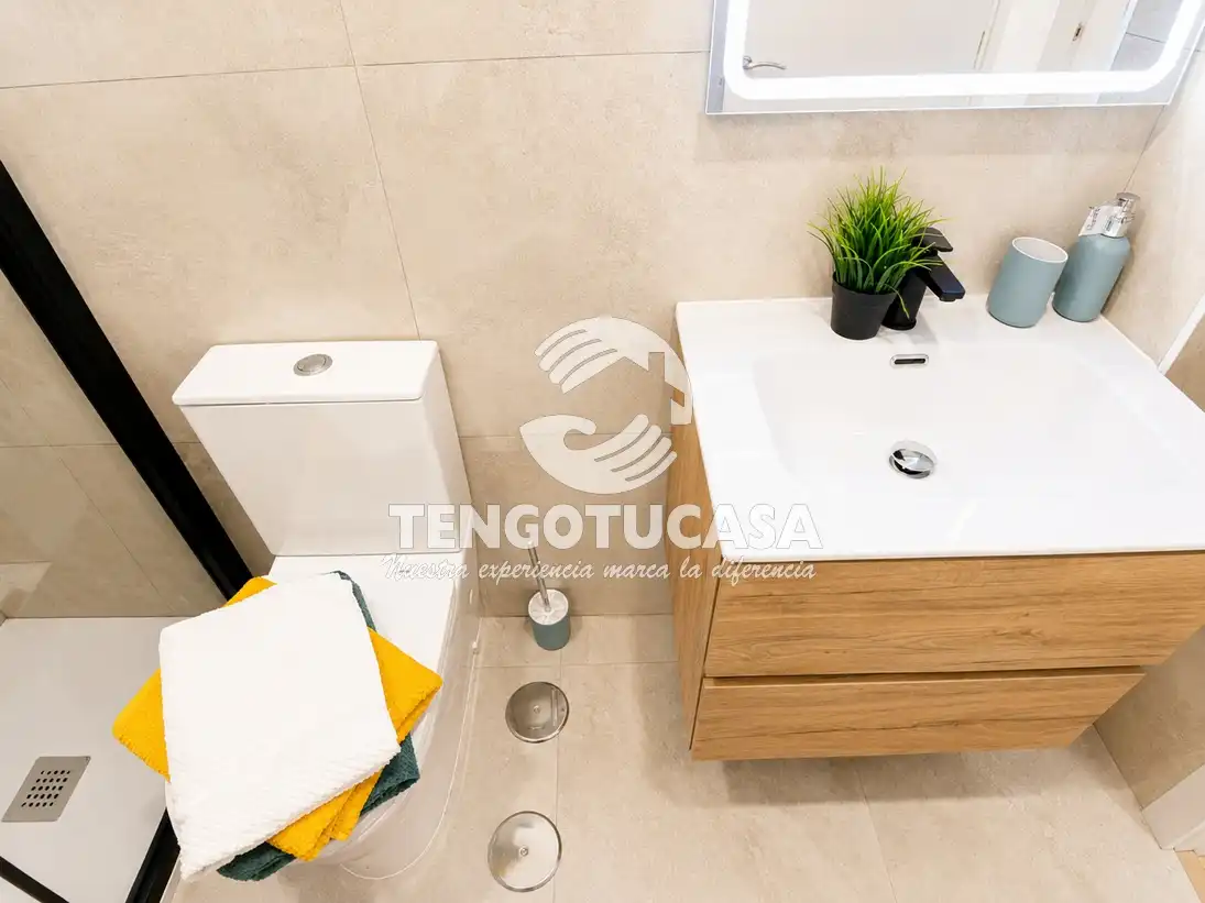 Bany de Pis en venda en Madrid amb Aire condicionat, Calefacció i Terrassa