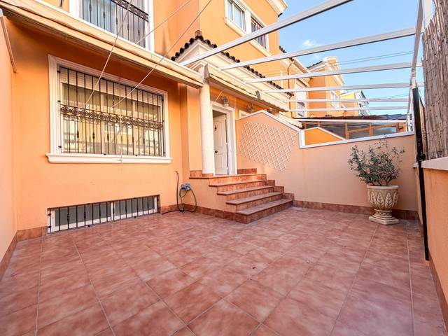 Casa-chalet en Venta en El Travaló - Martínez Valero