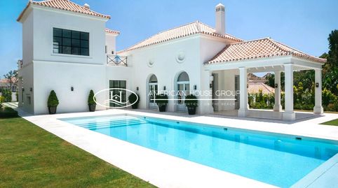 Inigualable Villa con Piscina en Venta en Nueva Andalucía, Marbella, Málaga