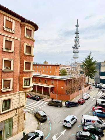 Piso en Venta en Calle ARALAR en 2º Ensanche