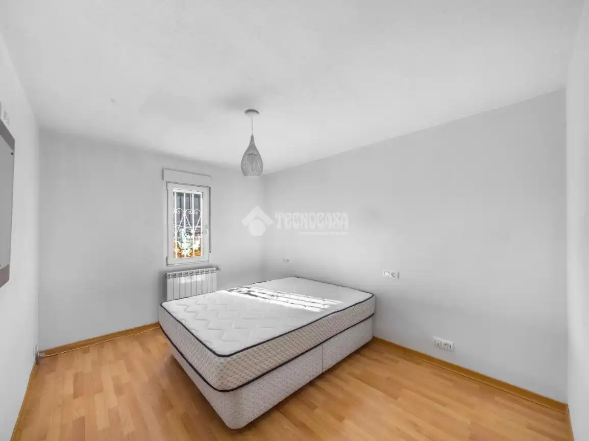 Habitación de Piso en venta en Madrid con Calefacción