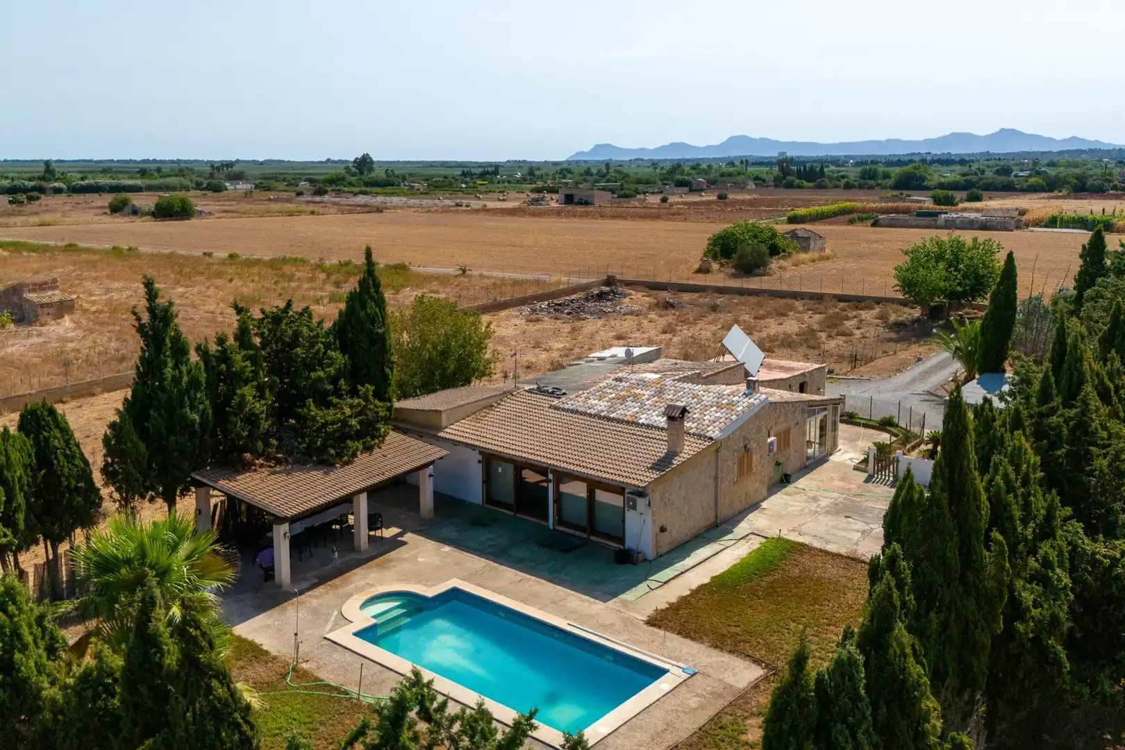 Casa rústica con piscina en venta en Muro