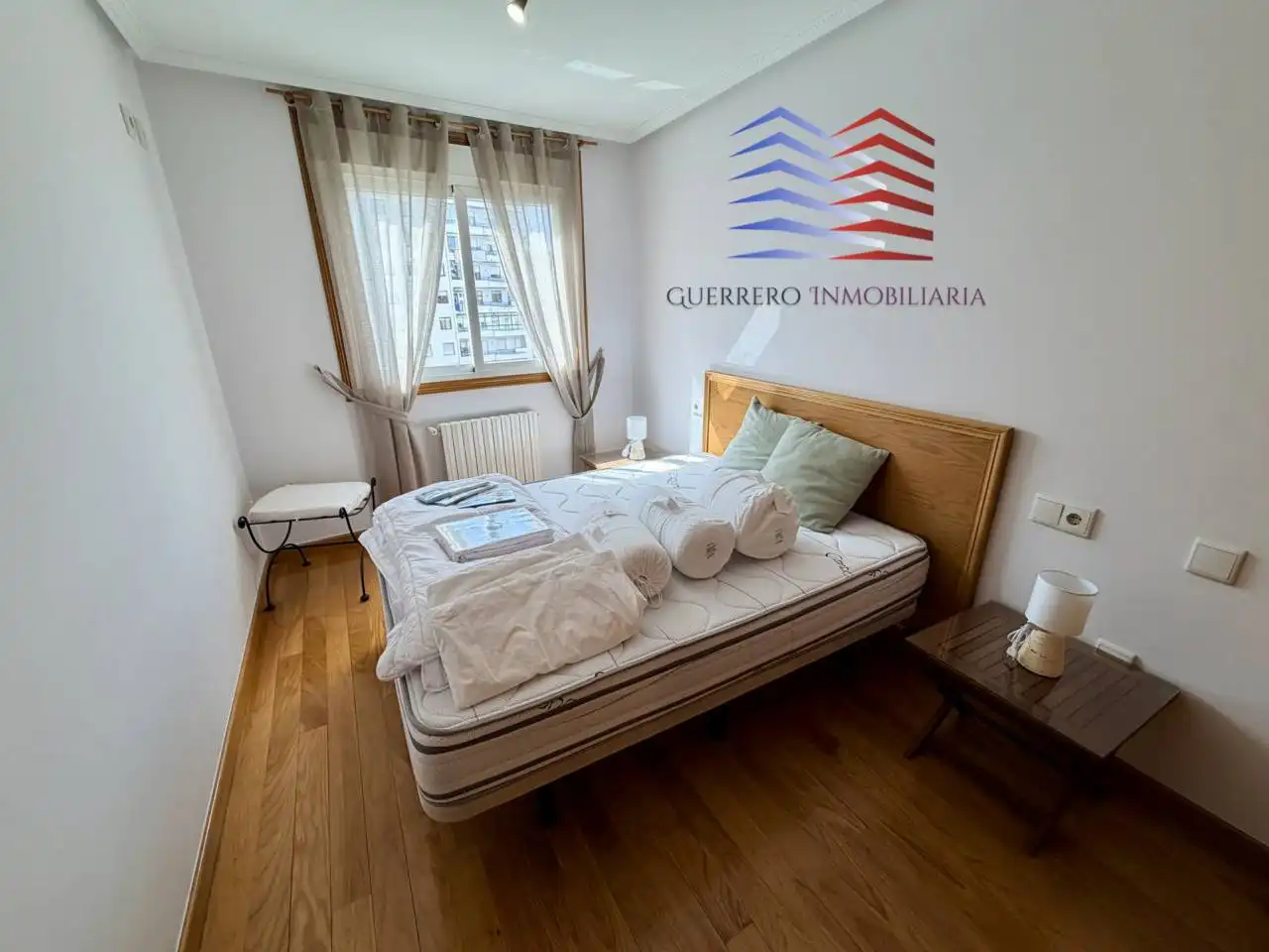 Bedroom of Apartments for rent in Ourense Capital   with Heating, Parquet flooring and Storage room