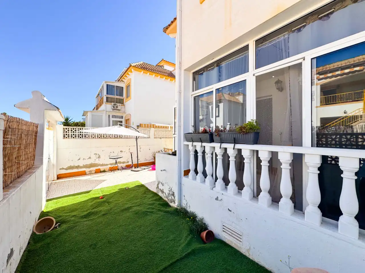 Vista exterior de Casa o chalet en venta en Torrevieja con Aire acondicionado, Calefacción y Terraza