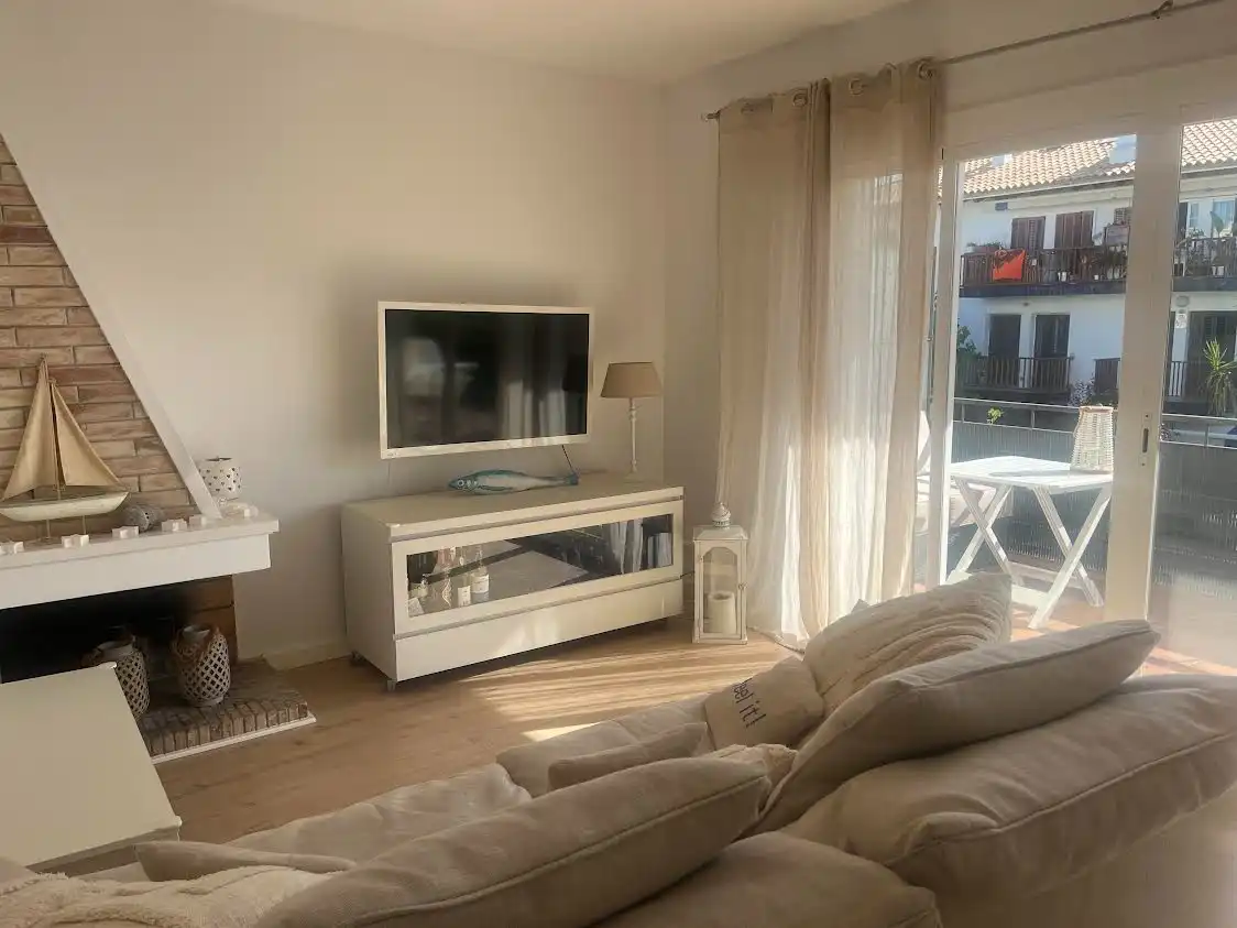 Sala de estar de Apartamento de alquiler en Sitges con Calefacción, Jardín privado y Terraza