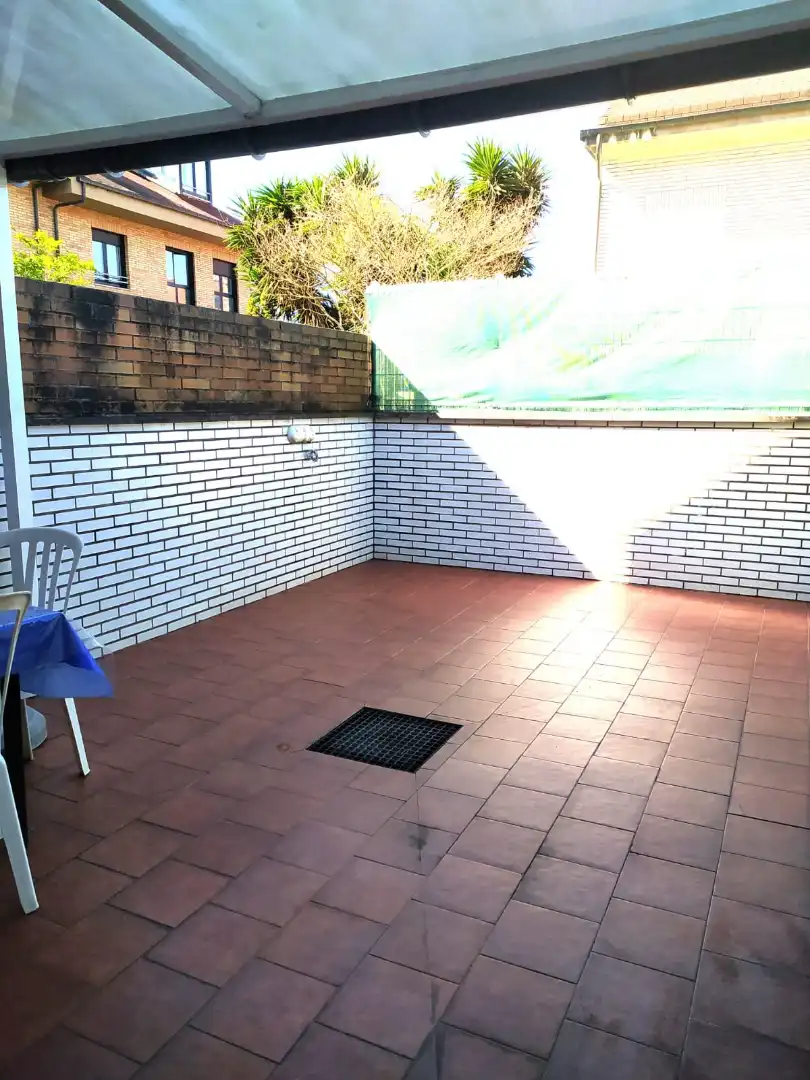 Terrassa de Casa adosada en venda en Gijón  amb Calefacció, Parquet i Terrassa