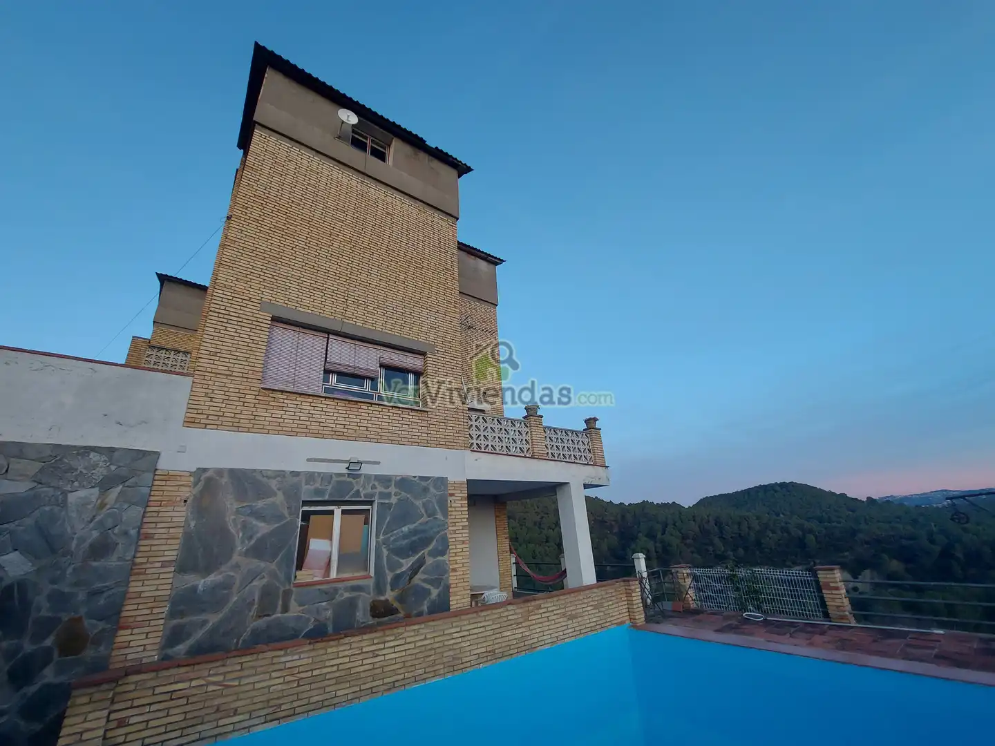 Vista exterior de Casa o chalet en venta en Olesa de Montserrat con Calefacción, Jardín privado y Terraza