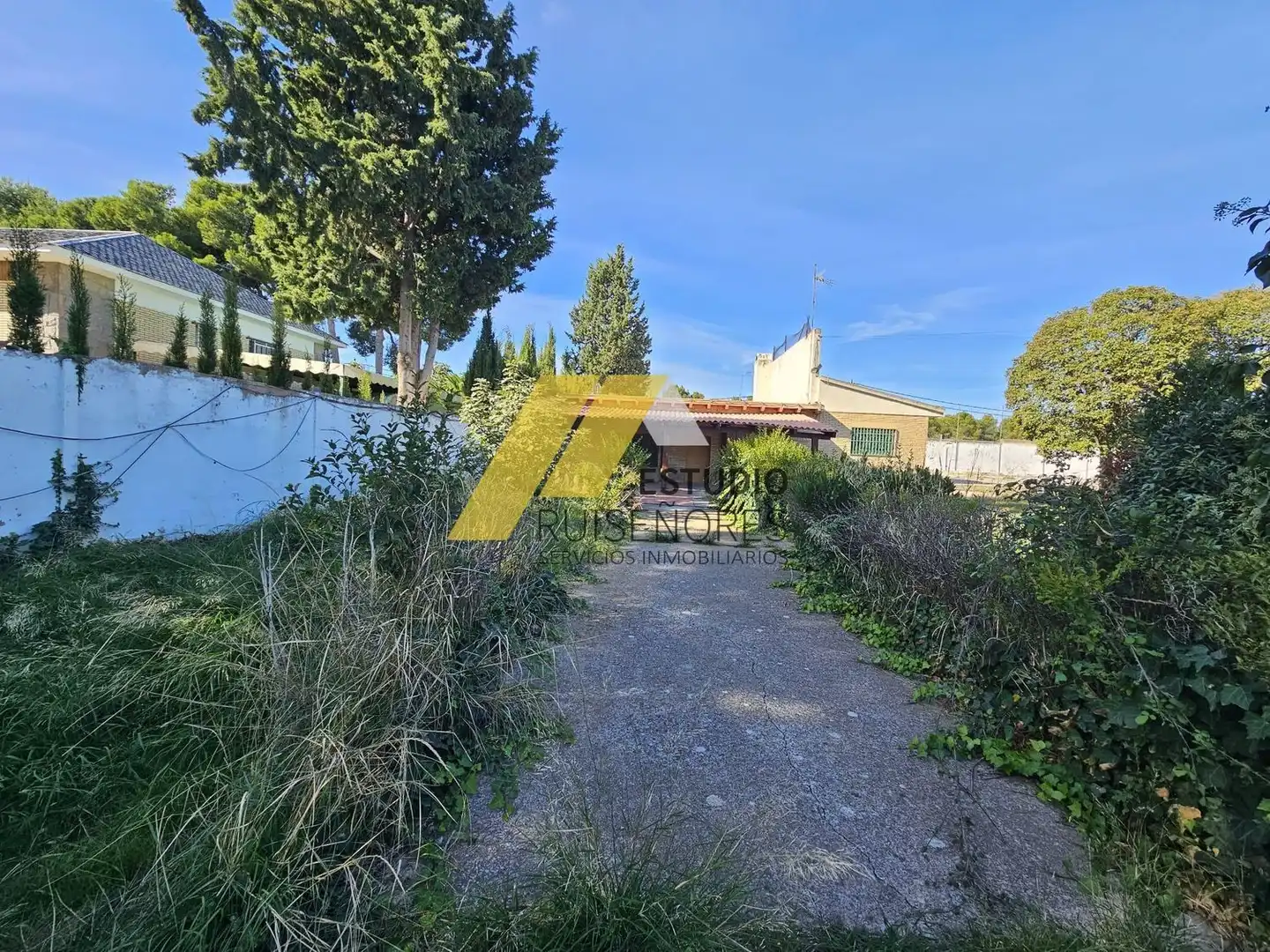 Vista exterior de Casa o xalet en venda en Cuarte de Huerva amb Jardí privat, Terrassa i Traster